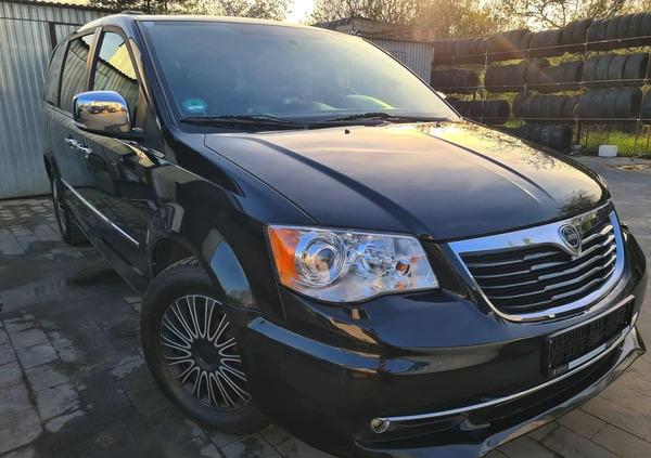 Lancia Voyager cena 61999 przebieg: 200473, rok produkcji 2014 z Miłakowo małe 781